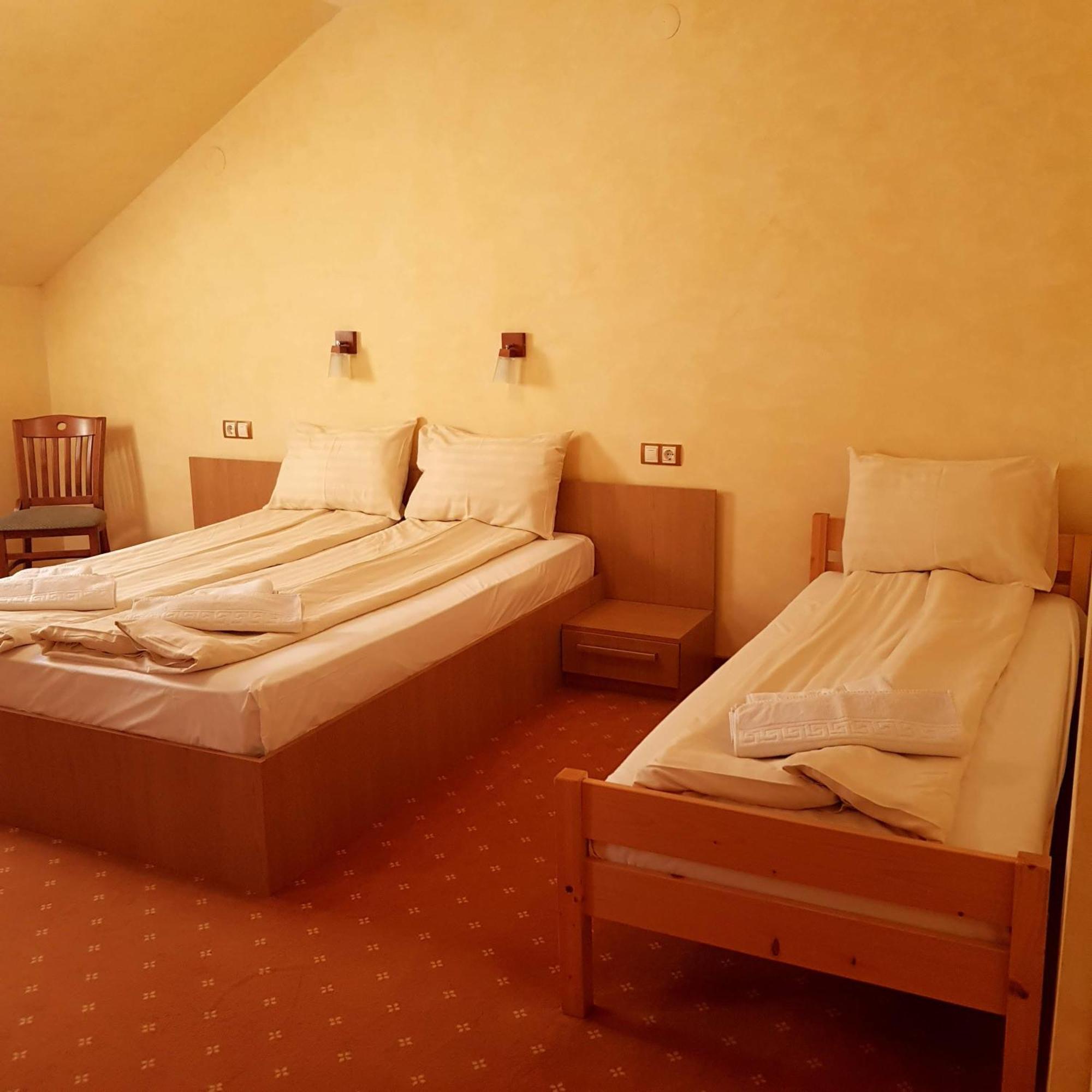 Motel Vector Acăţari Eksteriør billede