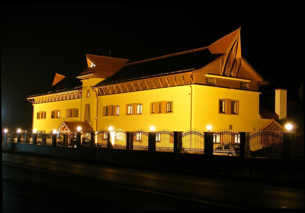 Motel Vector Acăţari Eksteriør billede